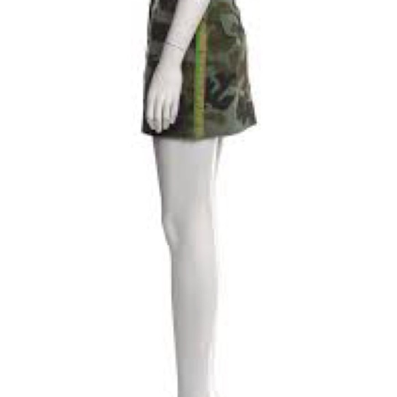 Revolve Nili Lotan Ilona Skirt in Camo,Neutral,Yellow Size 2 Like New OOS - Picture 2 of 7